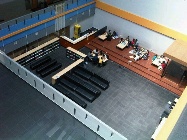 Discussion Area @Library n Knowledge Center, Binus Anggrek