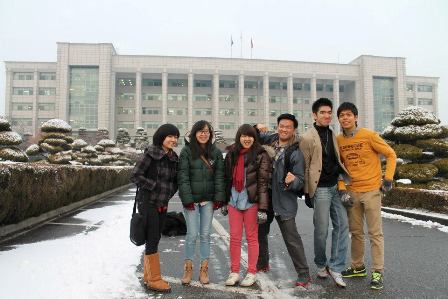BINUS' Fall Exchange students in front of INHA Main Building