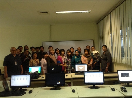 Foto bersama para guru dan SoCS